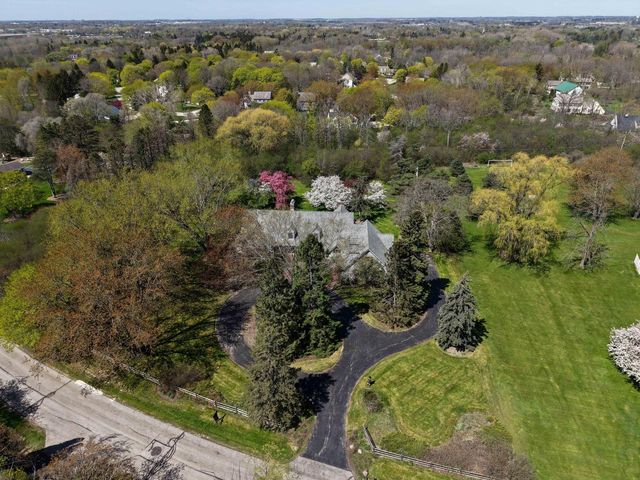9731 Hilltop LANE, Mequon, WI 53092