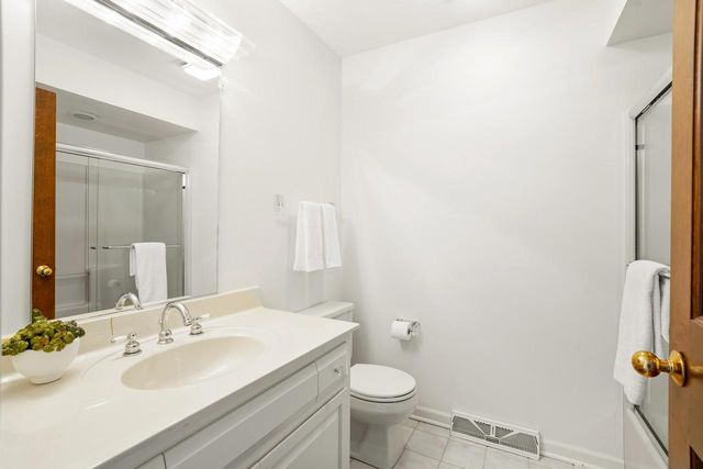 9731 Hilltop LANE, Mequon, WI 53092