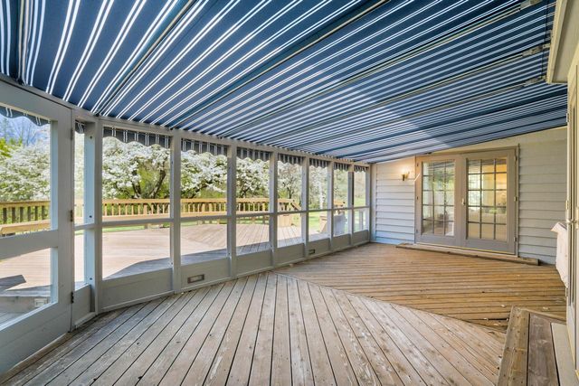 9731 Hilltop LANE, Mequon, WI 53092