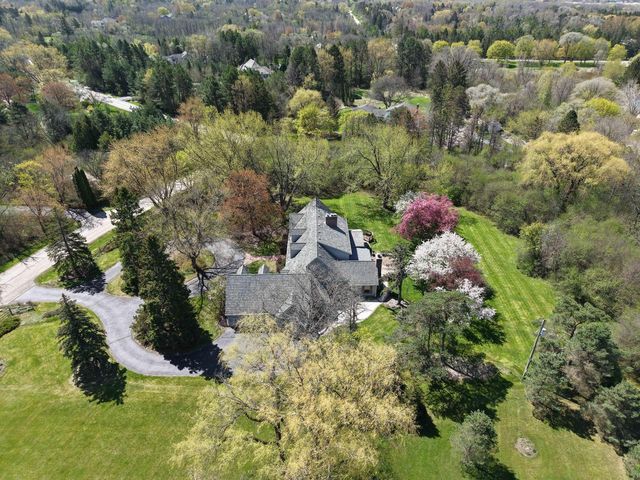 9731 Hilltop LANE, Mequon, WI 53092