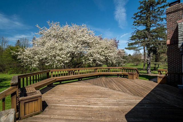9731 Hilltop LANE, Mequon, WI 53092