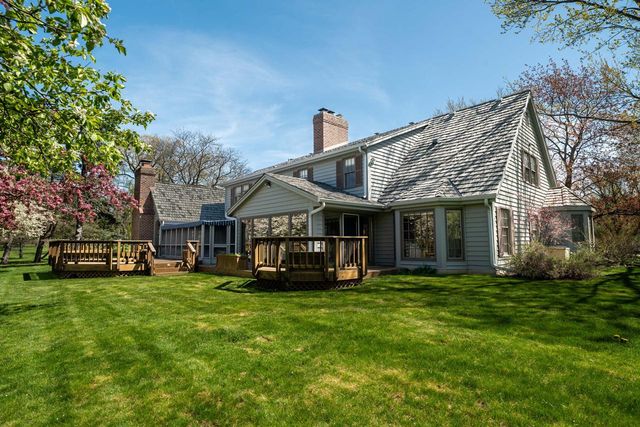 9731 Hilltop LANE, Mequon, WI 53092