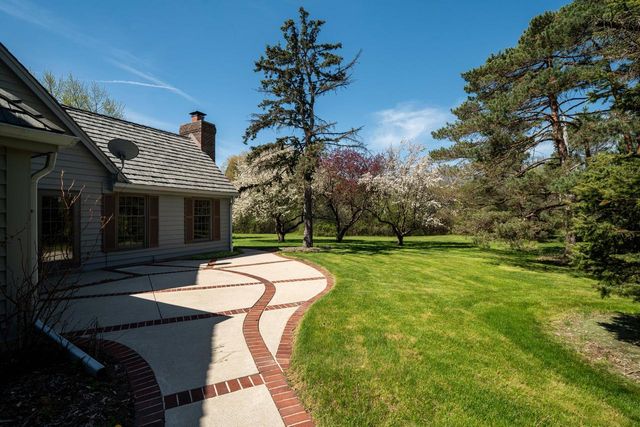 9731 Hilltop LANE, Mequon, WI 53092