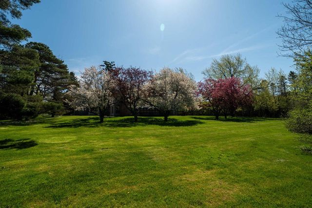 9731 Hilltop LANE, Mequon, WI 53092