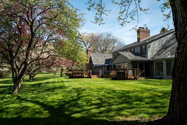 9731 Hilltop LANE, Mequon, WI 53092