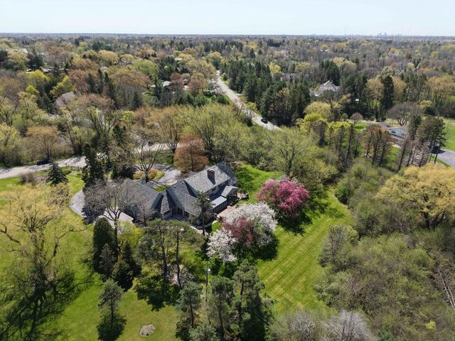 9731 Hilltop LANE, Mequon, WI 53092