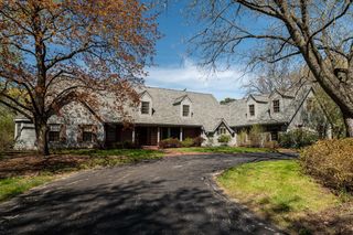 9731 Hilltop LANE, Mequon, WI 53092