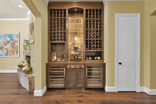 95 S Shimmering Aspen Circle, Spring, TX 77389