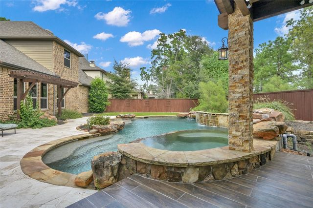 95 S Shimmering Aspen Circle, Spring, TX 77389