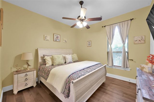 95 S Shimmering Aspen Circle, Spring, TX 77389