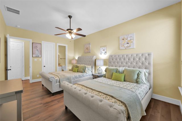 95 S Shimmering Aspen Circle, Spring, TX 77389