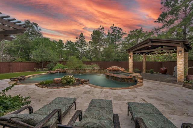 95 S Shimmering Aspen Circle, Spring, TX 77389