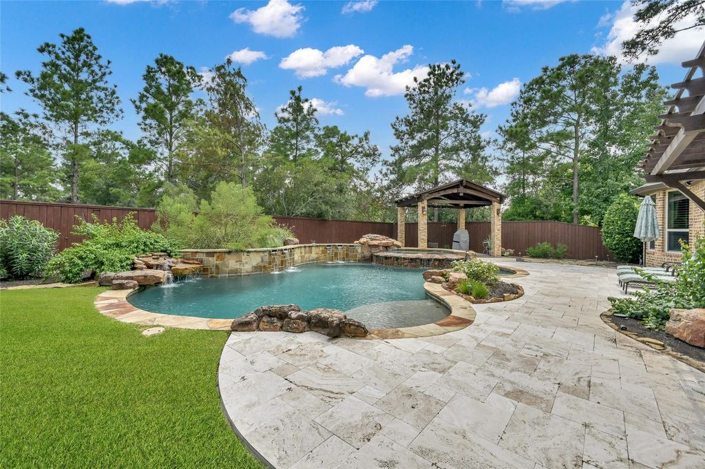 95 S Shimmering Aspen Circle, Spring, TX 77389