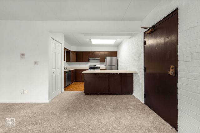 264 E Bailey Road E, Naperville, IL 60565