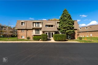 264 E Bailey Road E, Naperville, IL 60565