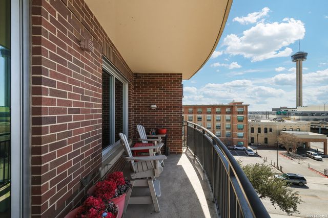 215 Center St Apt 408, San Antonio, TX 78202