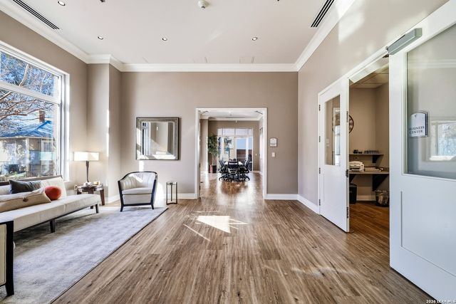 215 Center St Apt 408, San Antonio, TX 78202