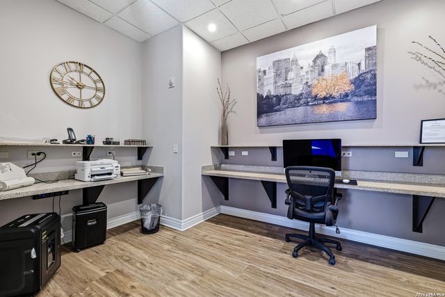 215 Center St Apt 408, San Antonio, TX 78202