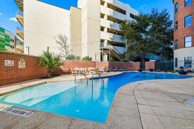 215 Center St Apt 408, San Antonio, TX 78202