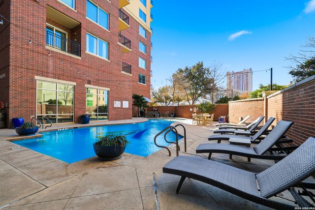 215 Center St Apt 408, San Antonio, TX 78202