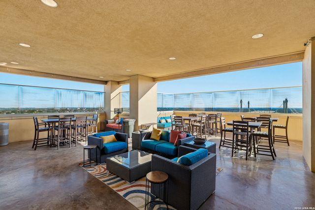 215 Center St Apt 408, San Antonio, TX 78202