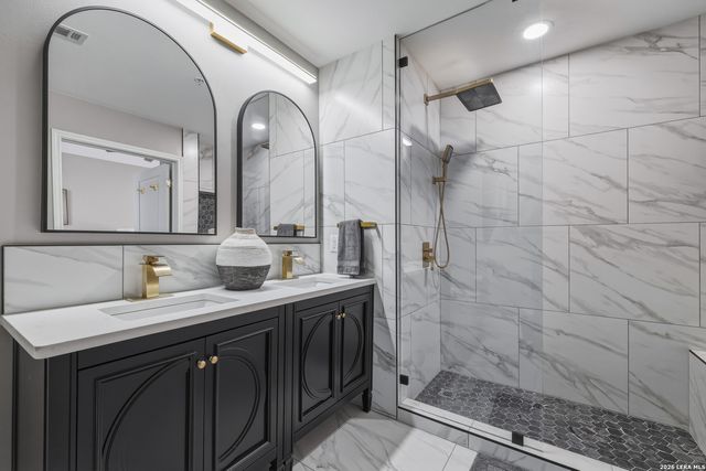 215 Center St Apt 408, San Antonio, TX 78202