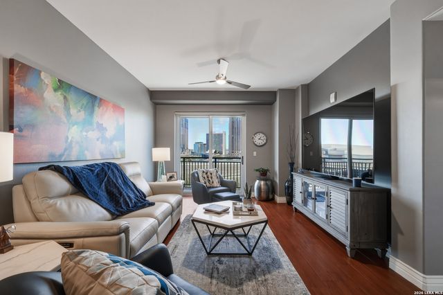 215 Center St Apt 408, San Antonio, TX 78202