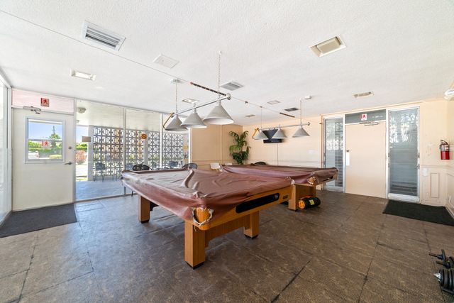2990 NE 16TH Avenue 304, Oakland Park, FL 33334