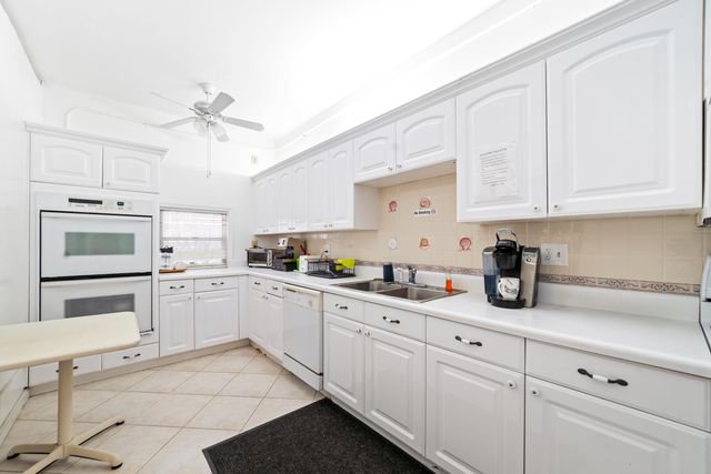 2990 NE 16TH Avenue 304, Oakland Park, FL 33334