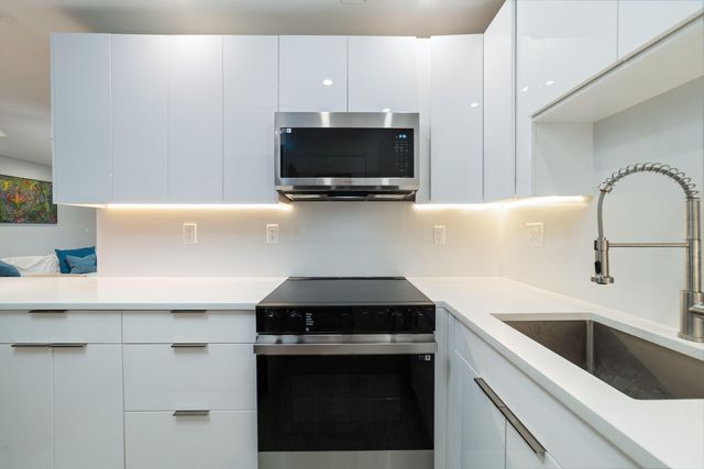 2990 NE 16TH Avenue 304, Oakland Park, FL 33334