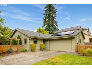 4935 Sw MARIGOLD St, Portland, OR 97219
