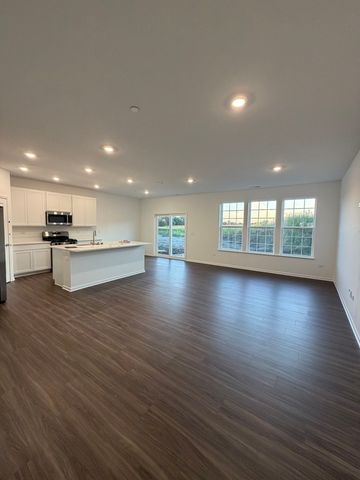 1205 Glenmont Street, Algonquin, IL 60102