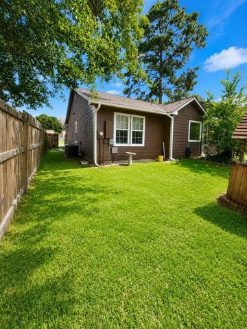 527 Aweigh Drive, Crosby, TX 77532