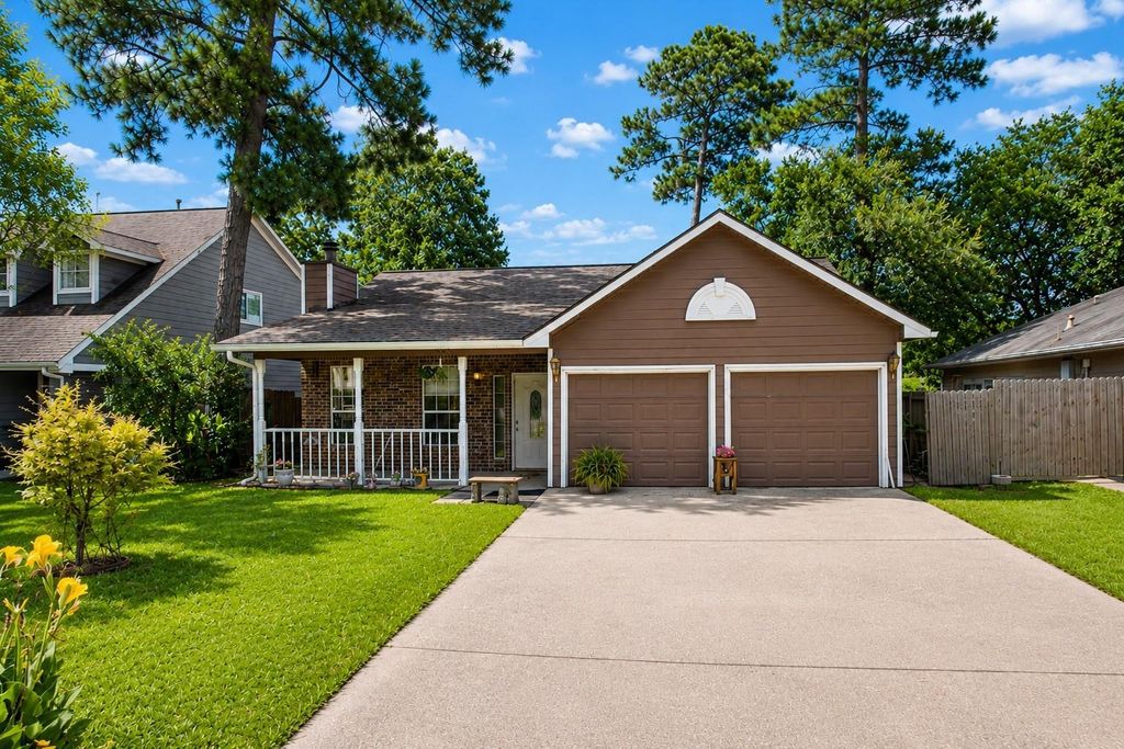 527 Aweigh Drive, Crosby, TX 77532