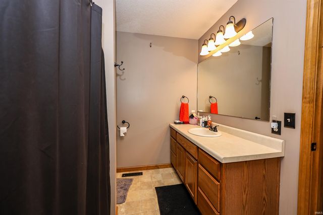 905 N 280 W, Angola, IN 46703