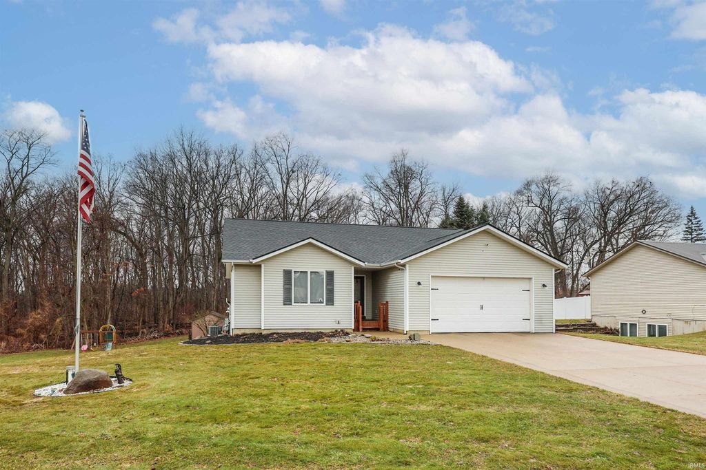 905 N 280 W, Angola, IN 46703