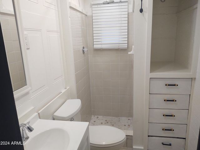 1625 E Pinchot Avenue, Phoenix, AZ 85016