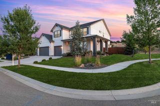 2043 E Lodge Trail Dr, Meridian, ID 83642