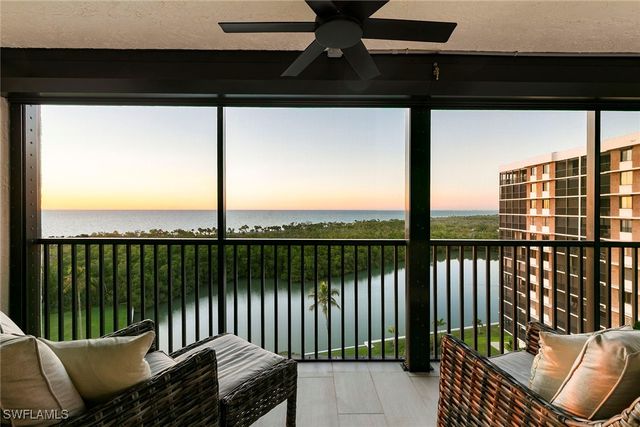 11 Bluebill AVE 905, Naples, FL 34108