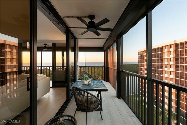 11 Bluebill AVE 905, Naples, FL 34108