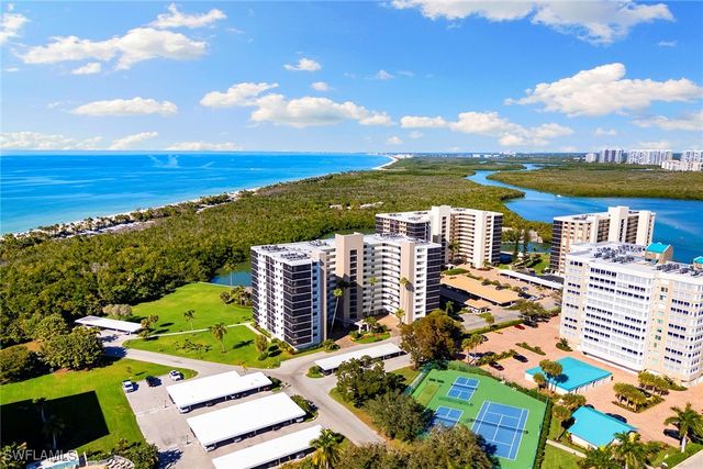 11 Bluebill AVE 905, Naples, FL 34108