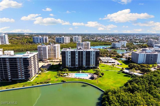 11 Bluebill AVE 905, Naples, FL 34108