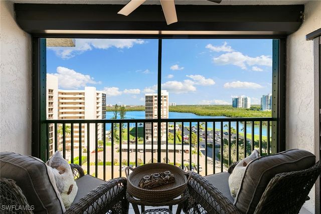 11 Bluebill AVE 905, Naples, FL 34108