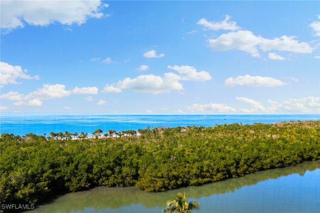 11 Bluebill AVE 905, Naples, FL 34108