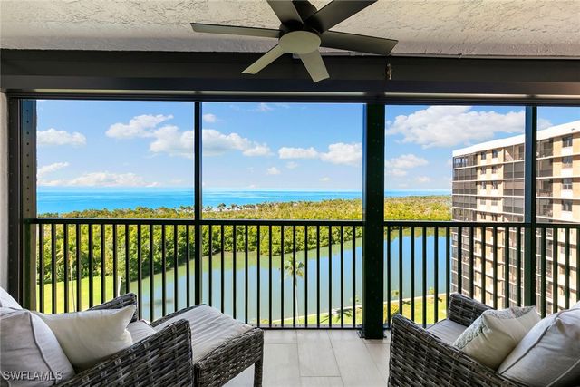 11 Bluebill AVE 905, Naples, FL 34108