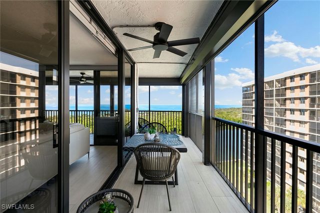 11 Bluebill AVE 905, Naples, FL 34108