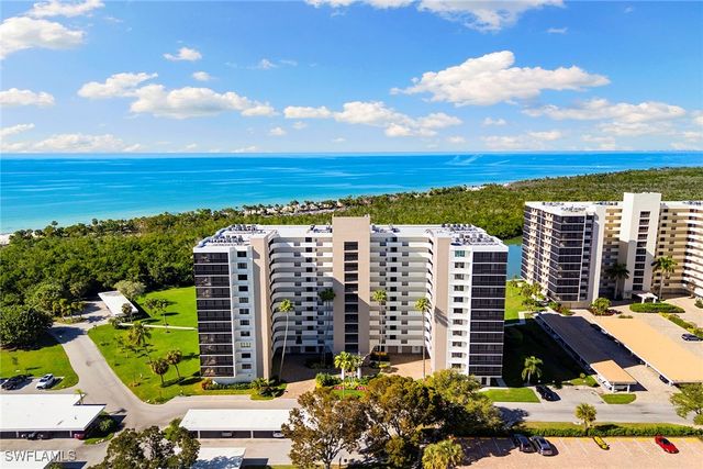 11 Bluebill AVE 905, Naples, FL 34108