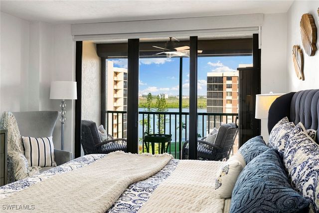 11 Bluebill AVE 905, Naples, FL 34108