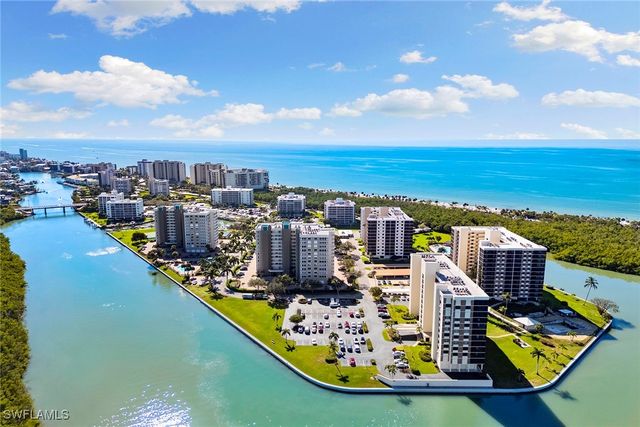 11 Bluebill AVE 905, Naples, FL 34108