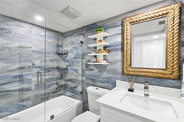 11 Bluebill AVE 905, Naples, FL 34108